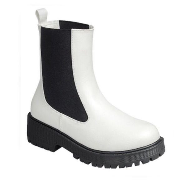 !! NEW !! White Vegan Leather Pull On Chelsea Lug Sole Boots - Picture 5 of 5